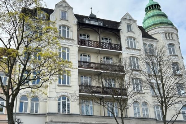 Top Jugendstilwohnung mit 2 Balkonen